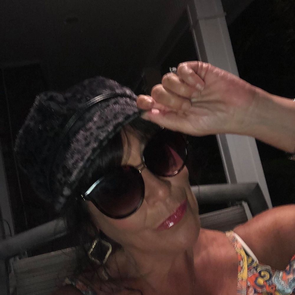 Meet your Posher, Gina